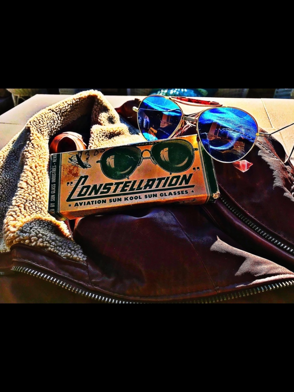 Vintage Aviator Sunglasses with Blue Mirrored Lenses